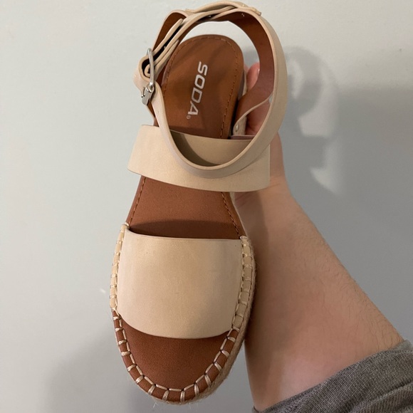 Tan Platform wedge espadrilles - Picture 8 of 11
